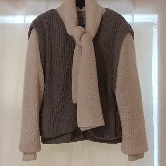 Winter jacket w/ scarf - Picture 3 of 13